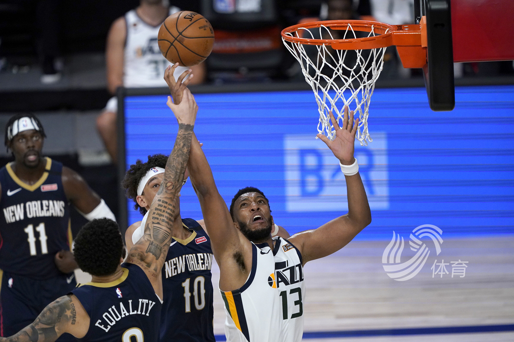 不局限于其 不局限于其