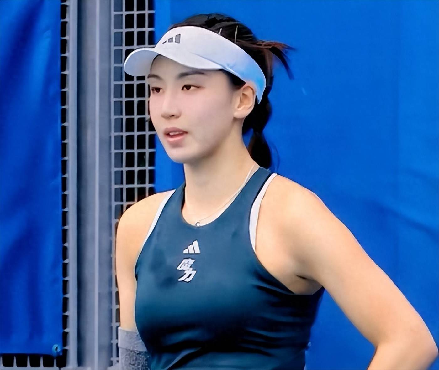 的表现备受 的表现备受